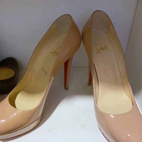 Loubutini beige heels in perfect condition - Picture 4 of 13